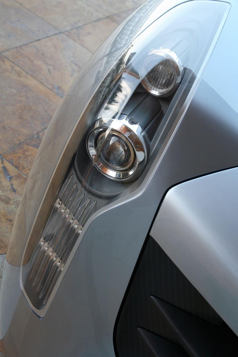  GM Turbine-Powered EcoJet Concept 2006 года  (фото 10 из 17)